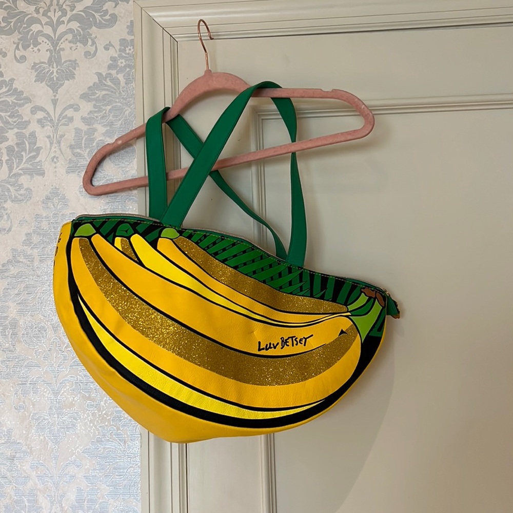COPY - Betsey Johnson gone bananas insulated cooler bag